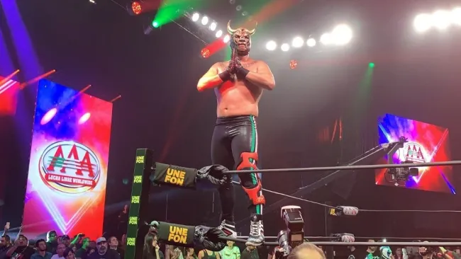 Caín Velázquez volverá a la lucha libre