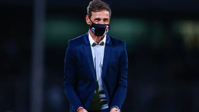 Diego Cocca celebra con Atlas frente a Pumas en la Ida de las Semifinales