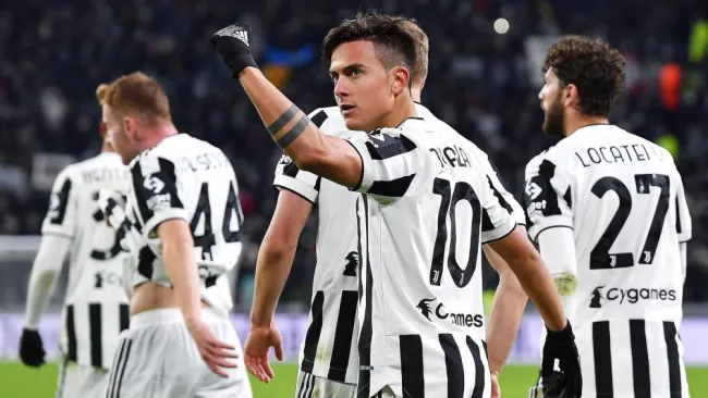 Paulo Dybala en festejo con la Juventus