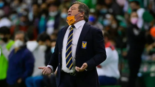 Miguel Herrera en la Semifinal de Vuelta entre Tigres y León