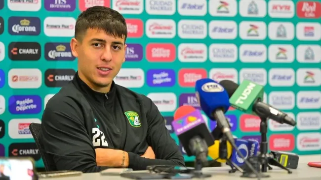 Colombatto en conferencia de prensa