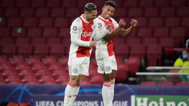 Anthony y Neres en festejo