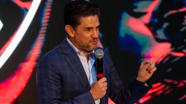 Alejandro Irarragorri en conferencia de prensa de Orlegi Sports