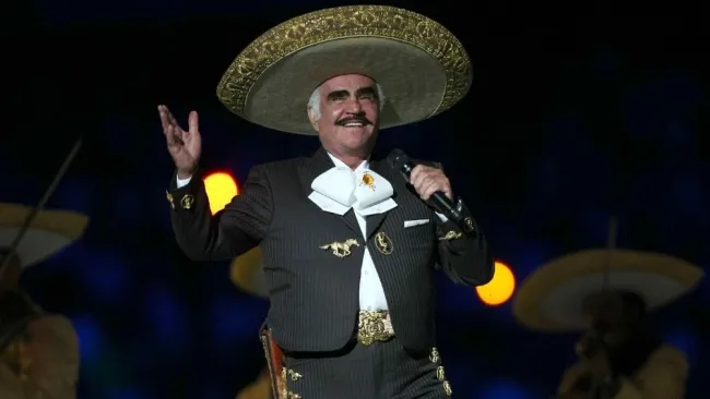 Vicente Fernández se encuentra muy delicado 