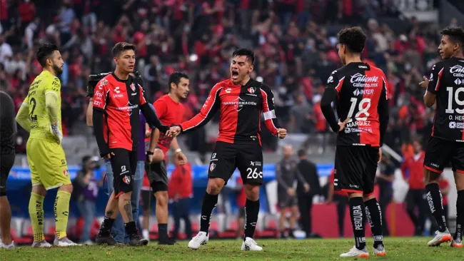 Aldo Rocha, en festejo con sus compañeros