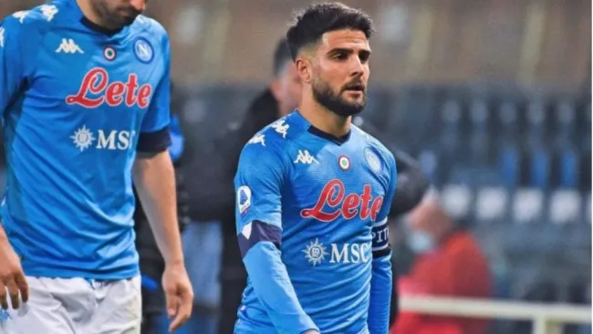 Insigne en un partido con el Napoli