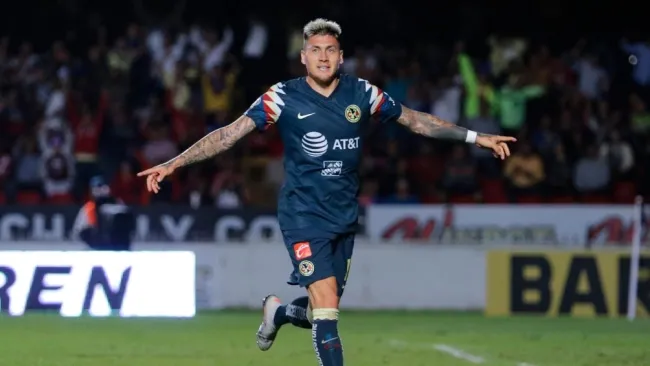 Nico Castillo en un partido de América 