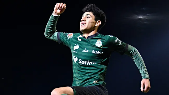 Omar Campos. Promesa de Santos disfruta poder pasar la Navidad junto a su familia