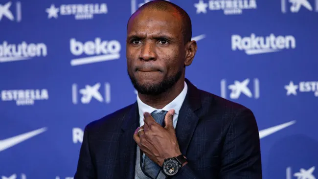 Éric Abidal durante una conferencia de prensa 
