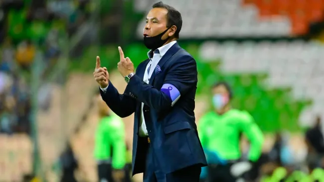 Profe Cruz en su paso por Necaxa