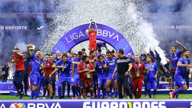 Cruz Azul por fin pudo levantar la Novena