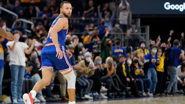 NBA: Stephen Curry llegó a 3 mil triples en su carrera