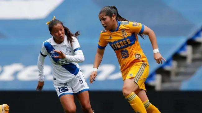Yenifer García contra Puebla Femenil