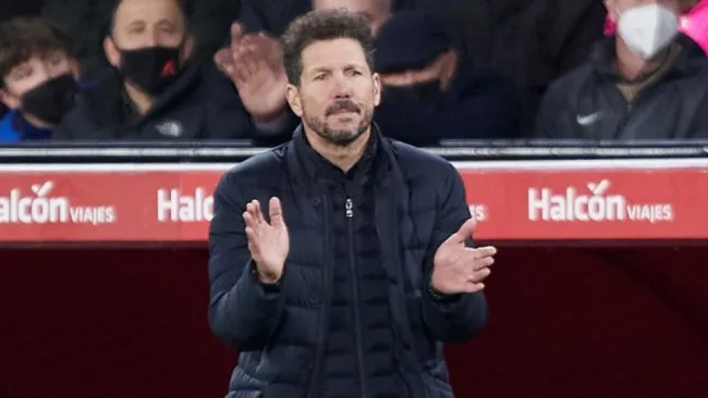 Simeone entrenando al Atlético de Madrid