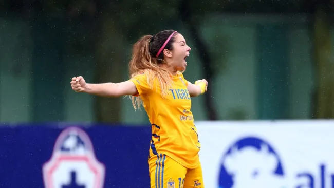 Katty Martínez durante un partido con Tigres