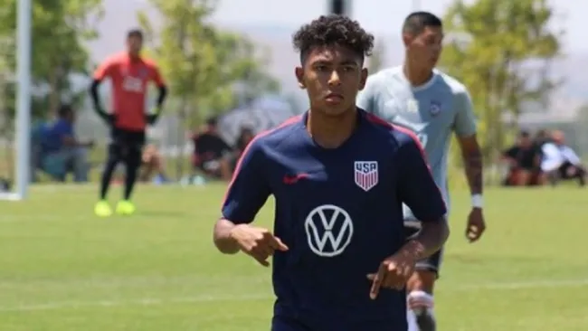 Mauricio Cuevas durante entrenamiento con la selección de Estados Unidos