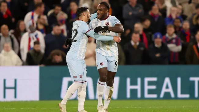 Antonio festejó su gol 