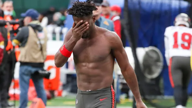 NFL: Antonio Brown perdió cerca 20.5 millones de pesos, en premios, tras ser despedido