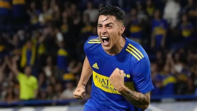 Cristian Pavón jugando con Boca Juniors