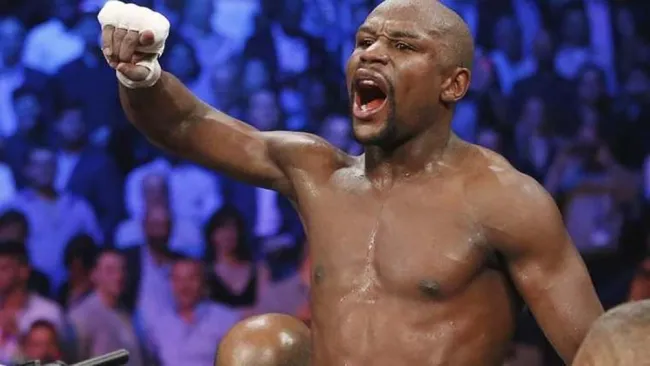Floyd Mayweather durante un combate