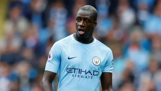 Mendy en un partido con el City