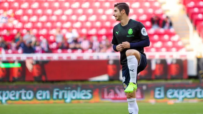 Chivas estrenó su nueva playera de eSports