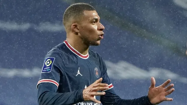 Mbappé en partido con el PSG 