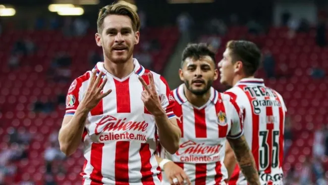 Canelo Angulo festejando un gol