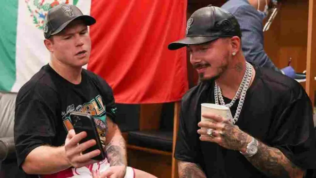 J Balvin y Canelo previo a la pelea contra Yildirim 