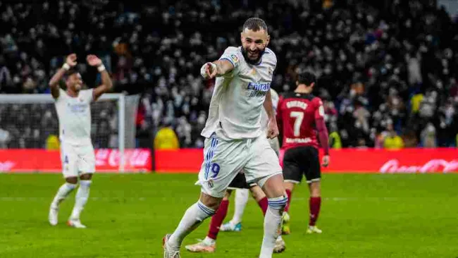 Karim Benzema celebrando un gol