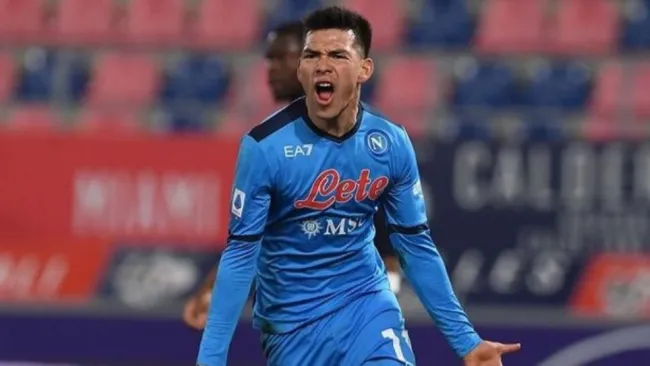 Chucky Lozano festejando su gol