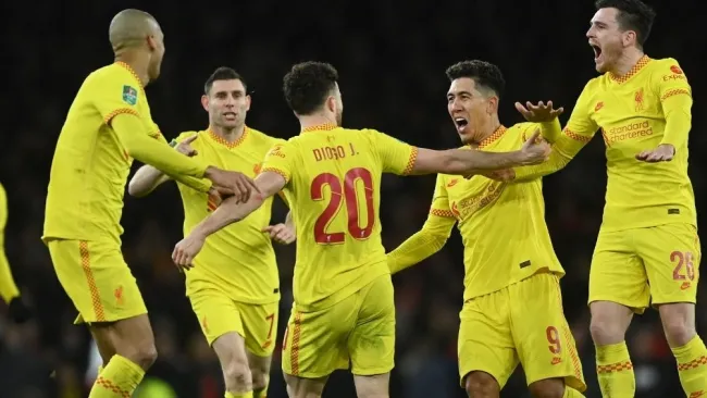 Jugadores festejando un gol