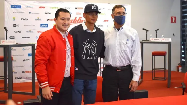 Christian Zazueta Jr. firmó con los Yankees de Nueva York