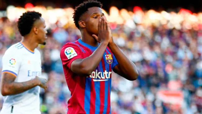 Ansu Fati en un partido con Barcelona