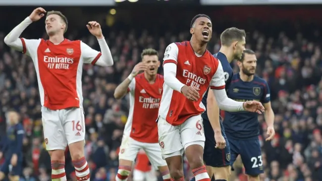 Jugadores del Arsenal en el duelo ante el Burnley
