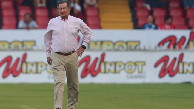 Enrique Meza como timonel de Veracruz en 2019