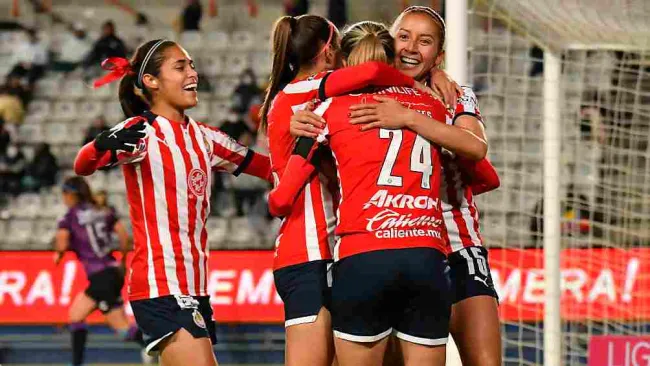 Chivas busca el liderato de la Liga 