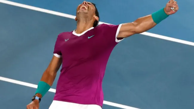 Nadal recibe el título del Australia Open