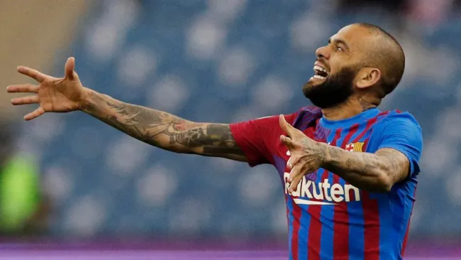 Dani Alves se lamenta en un juego del Barça