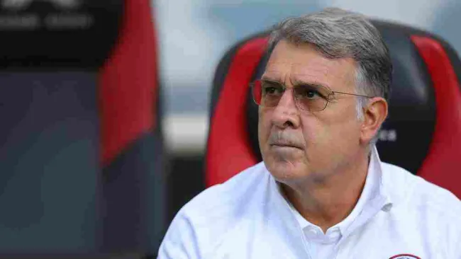 Gerardo Martino durante un juego de México 