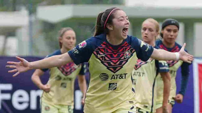 Kattykiller festejando su gol 100