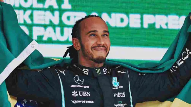 Lewis Hamilton tras ganar el GP de Brasil 