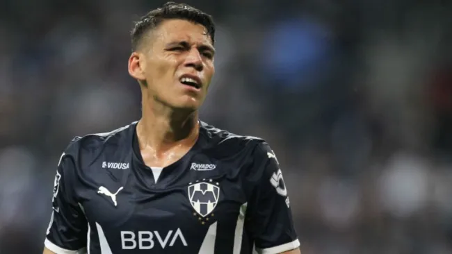 Héctor Moreno en acción con Rayados