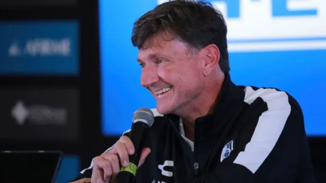 Hernán Cristante durante su presentación
