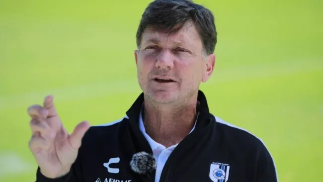 Hernán Cristante durante su presentación