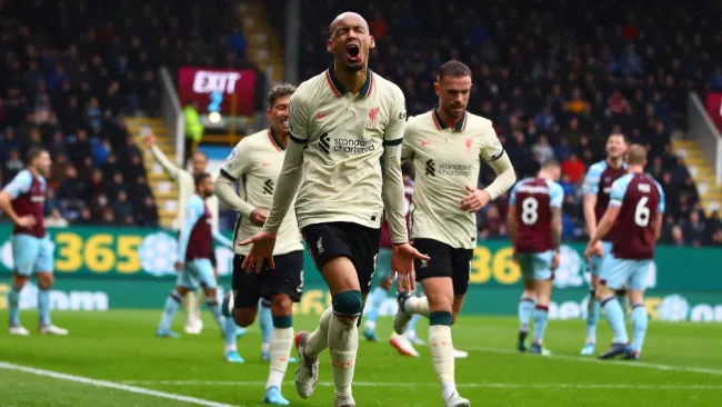 Fabinho celebrando gol con el Liverpool ante Burnley