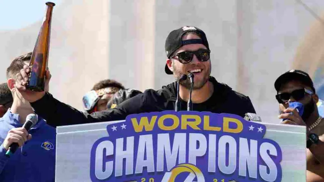 Matthew Stafford celebrando el título del SB LVI 
