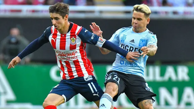Isaác Brizuela (Chivas) vs Yeferson Soteldo (Tigres)