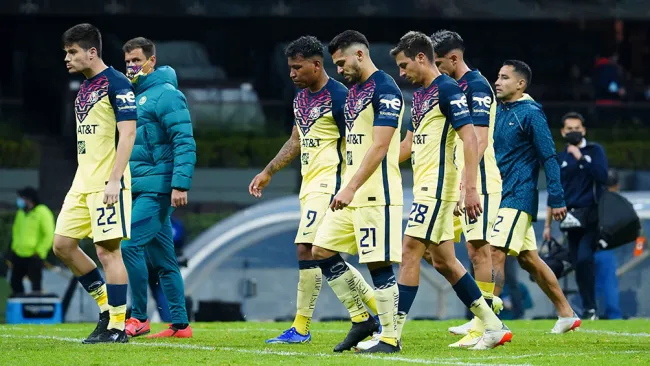 Jugadores de América tras una derrota