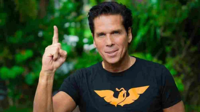 Palazuelos se 'bajó' de la candidatura para gobernador de Quintana Roo